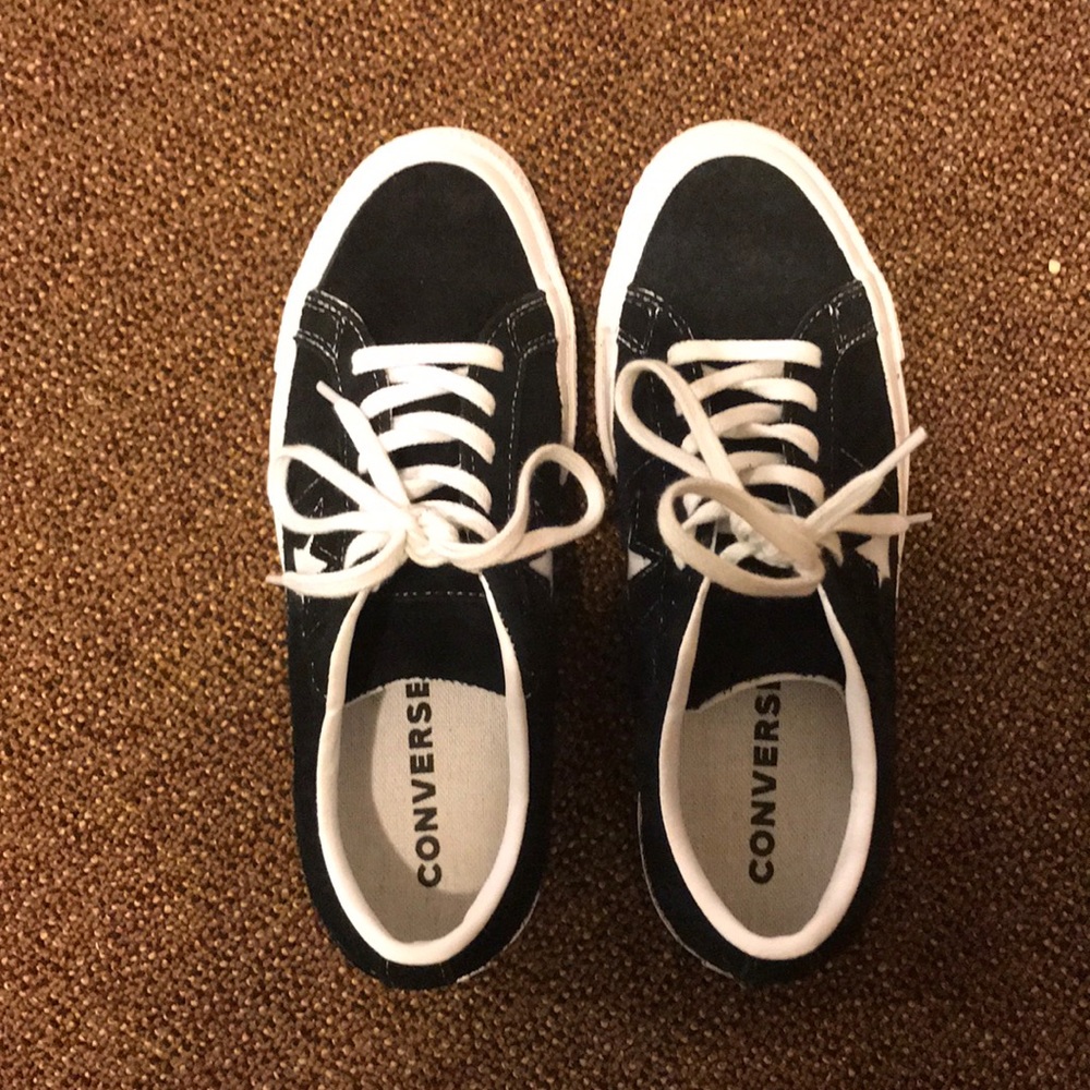 Size 8.5 Converse One Star sneakers